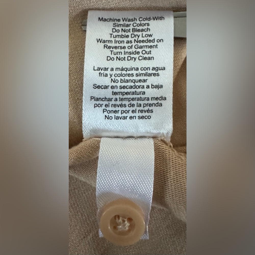 VENUS NWOT Creamy Tan Color V- Neck Sleeveless Pleated Babydoll Swing Style Top - Picture 9 of 11